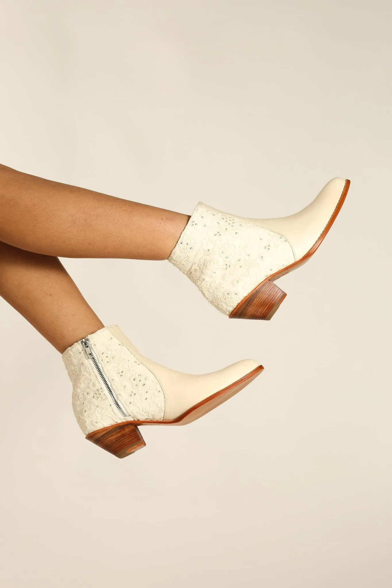 CREAM LEATHER CREME EMBROIDERED FABRIC BOOTS SEL