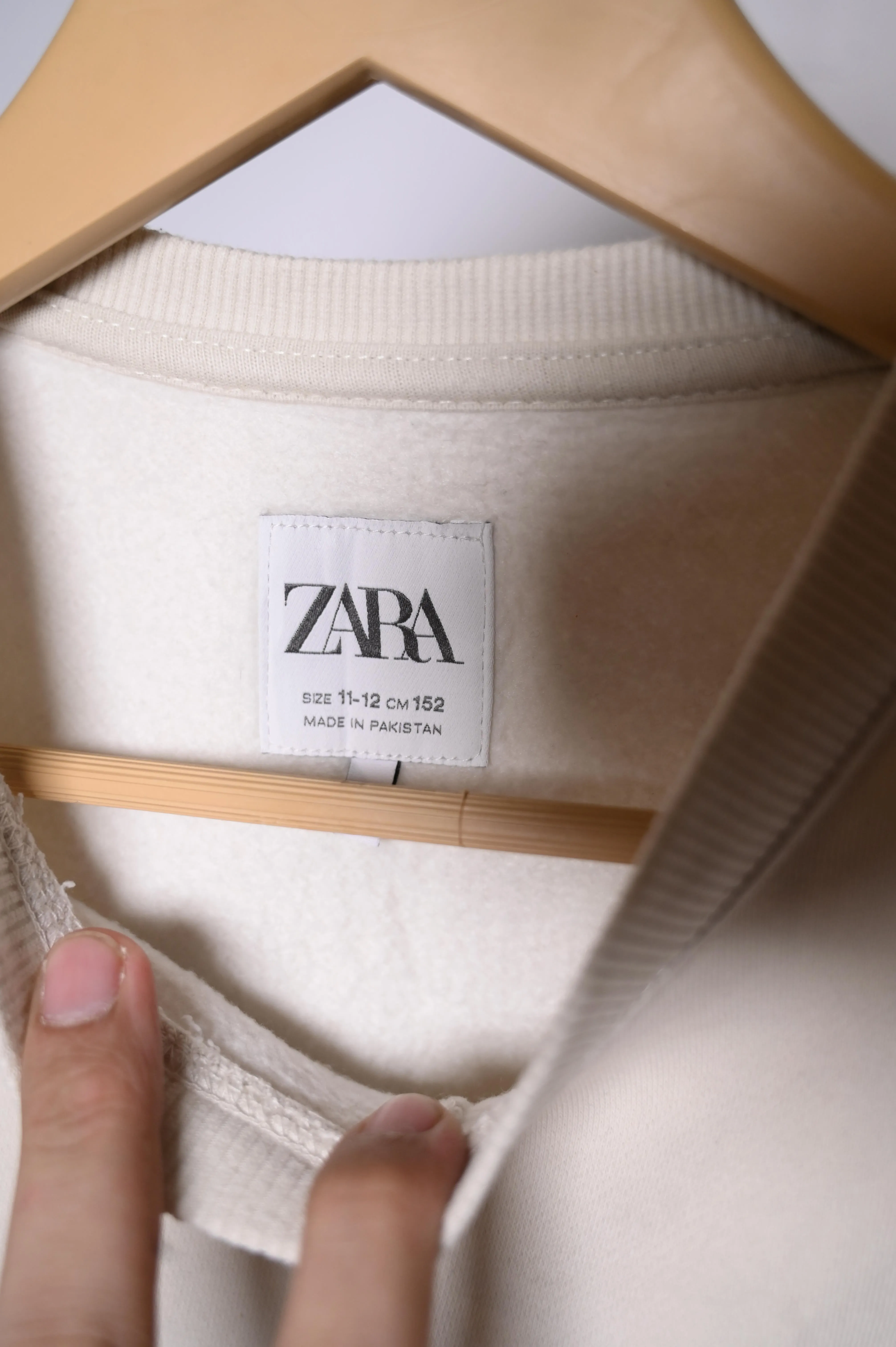 Zara Cream Sweatshirt - Medium